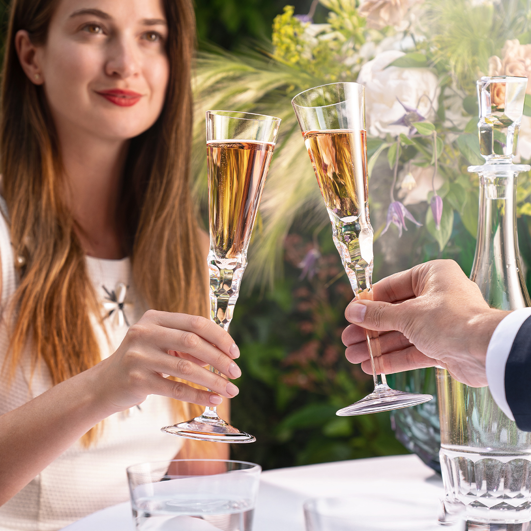 Which glass shape do you choose for champagne – flutes or bowls?