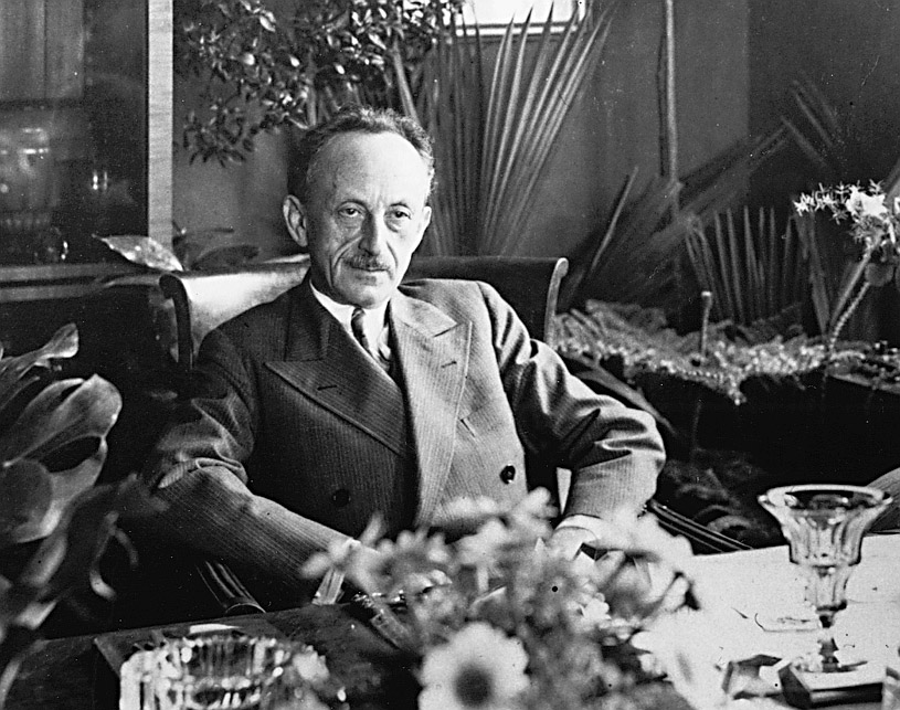 Leo Moser: Creator of Moser's Iconic Colored Glass