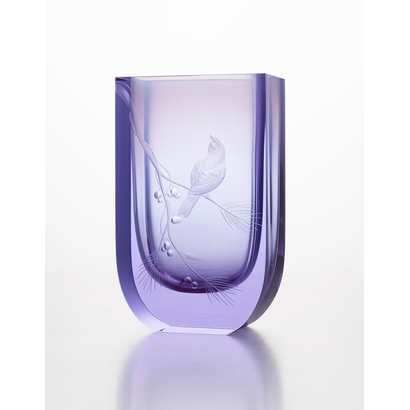 Four Seasons vase with a bird engraving, 19 cm