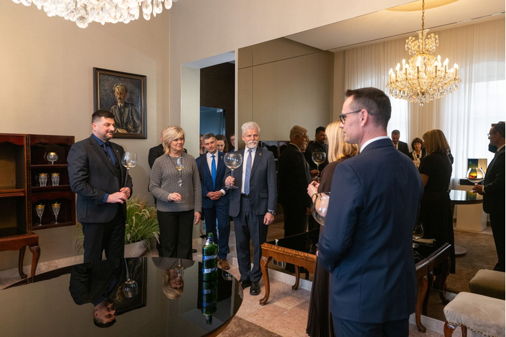 V roce 2025 navštívili sklárnu Moser a vstoupili do Klubu Obřích číší prezident Petr Pavel a jeho žena Eva