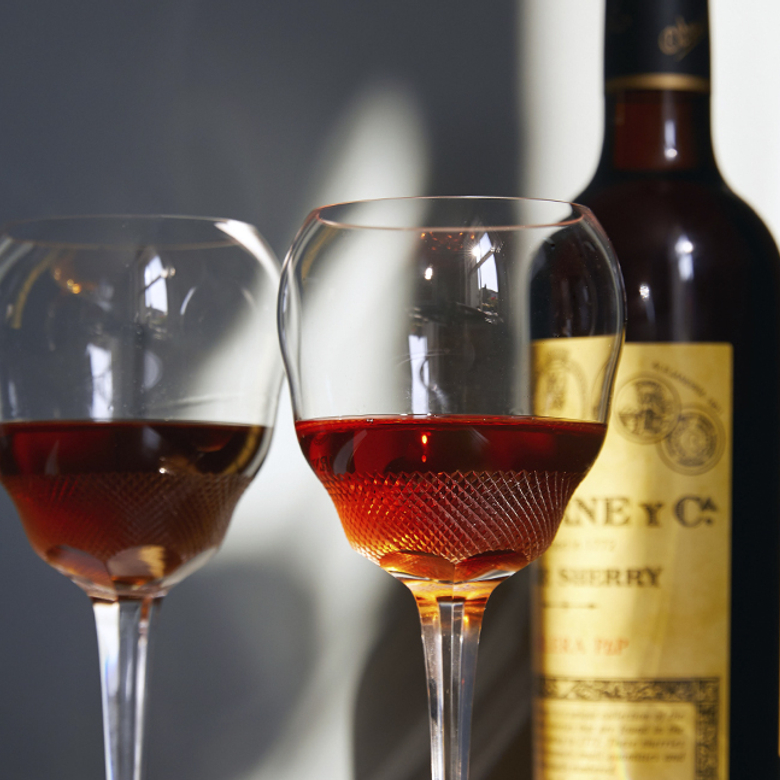 Handmade glass, cut and produce especially for sherry. Pure crystal without lead with gold. 