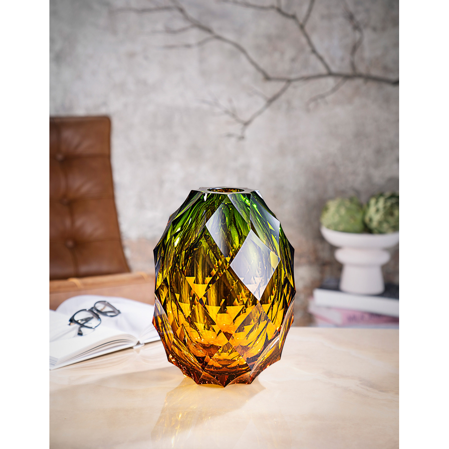 Luxury crystal Pineapple vase with perfect cut. Every piece is original. Moser