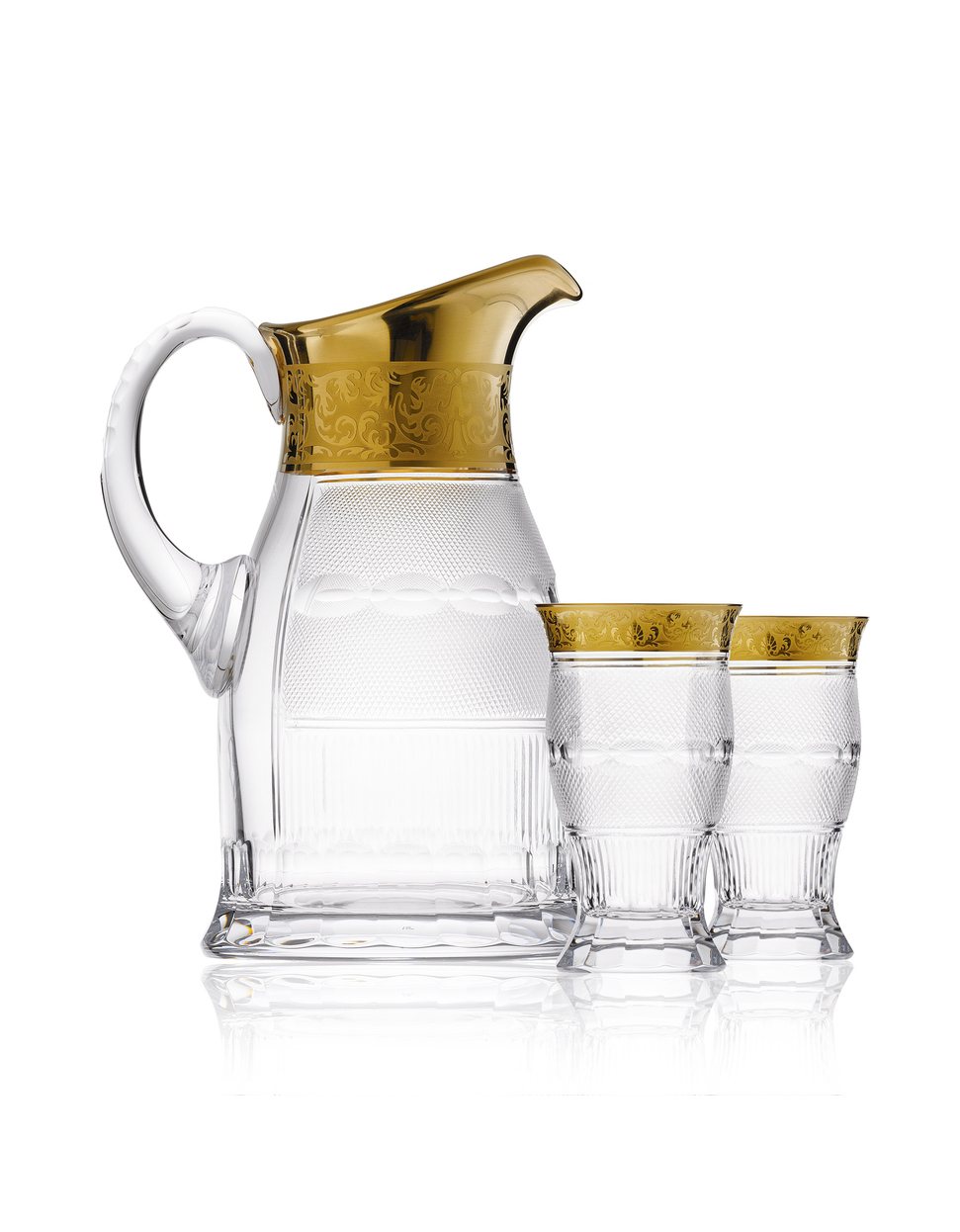Splendid set of a water jug and two glasses